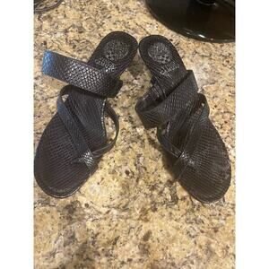 Sandles Vince Camuto black worn 1x - 7 1/2 heels 2 2/3” heel snake pattern